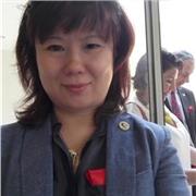 Soy una empresaria, nacionalidad china, soy de Beijing, trabajo en Barcelona y Shenzhen.